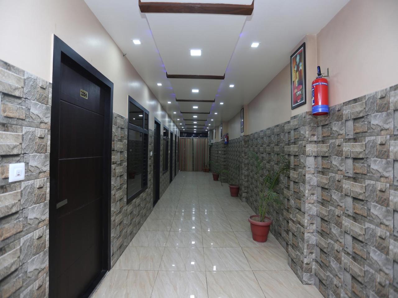 Oyo 26803 Hotel City Inn Faizābād Exterior foto