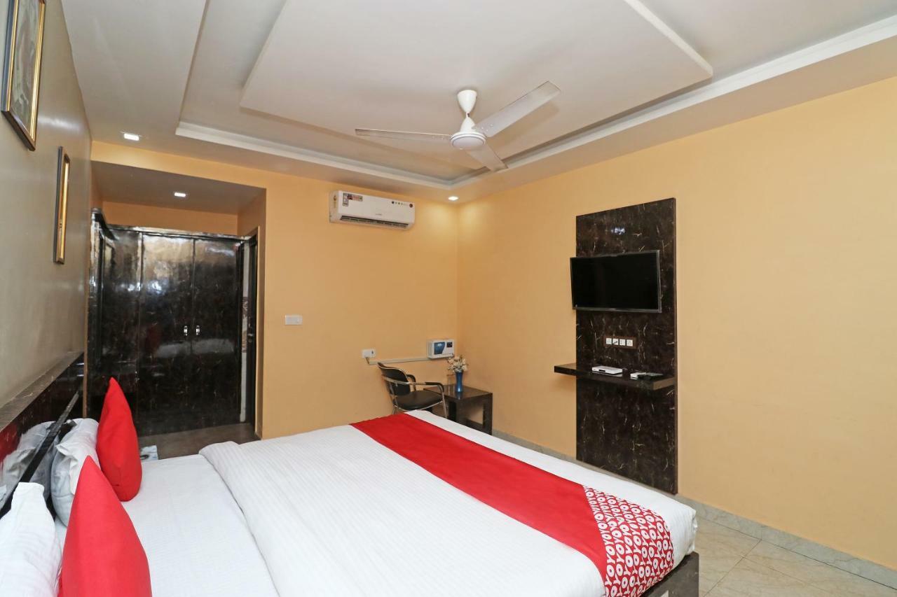 Oyo 26803 Hotel City Inn Faizābād Exterior foto